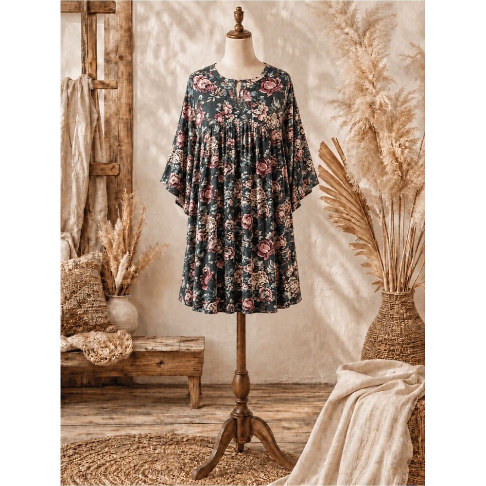Umgee Key Hole Floral Swing Dress‎ Size Small